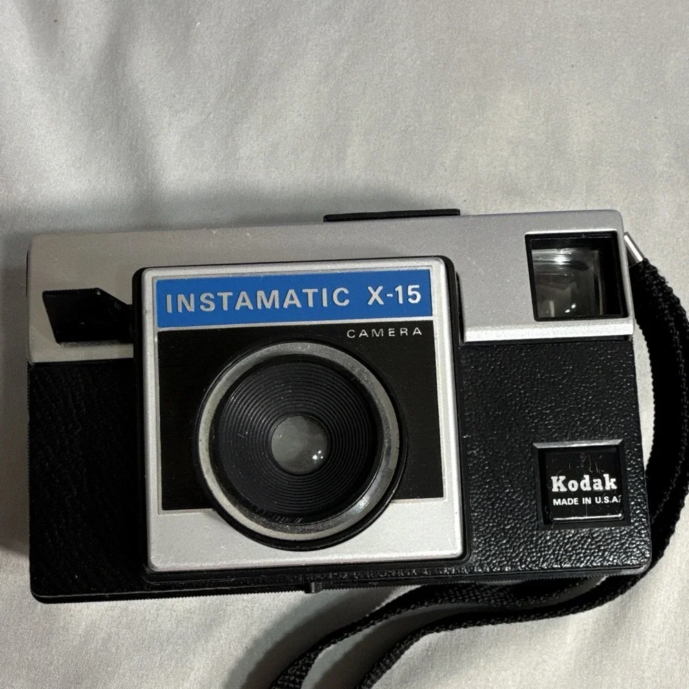 Vintage Kodak Instamatic X-15 126 Film Camera - Clicks & Winds Perfectly